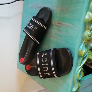 Juicy size 10 slides